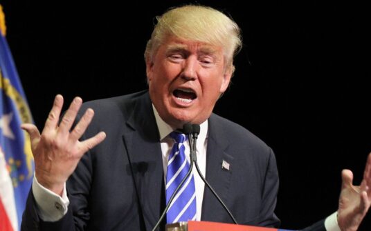 Donald Trump komplementuje Karola Nawrockiego
