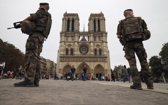 “Wiara traci znaczenie w Europie”. Smutna refleksja przewodniczącego episkopatu Francji