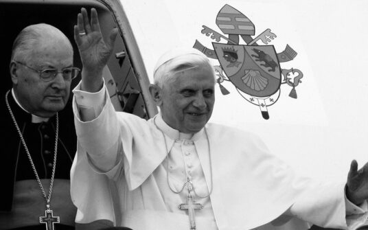 “Nie możemy ulec pokusie relatywizmu”. Duchowe wskazania Benedykta XVI dla Polaków