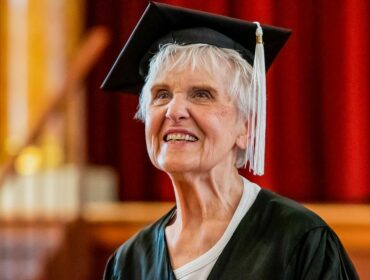 Ma 90 lat, a właśnie skończyła studia po… 71 latach