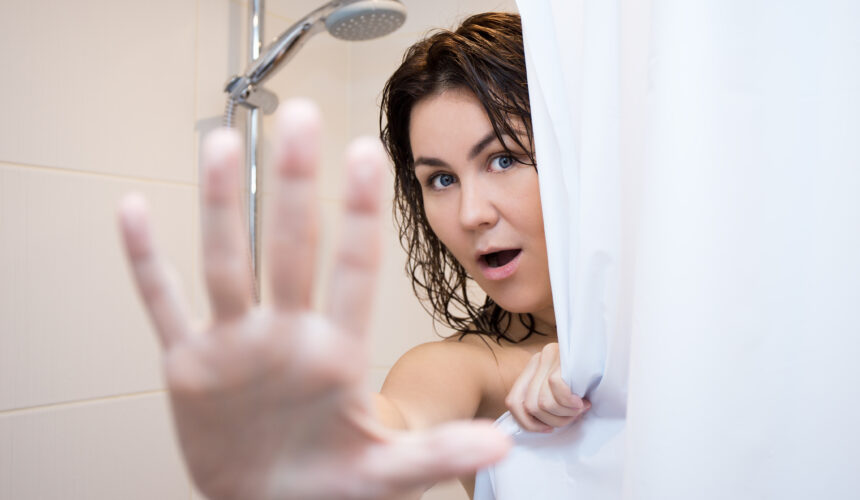 Eksces transseksualisty: wszedł pod prysznic nastolatek