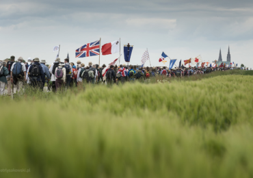 Śmierć uczestnika manifestacji w Lyonie. Przemoc wobec katolików