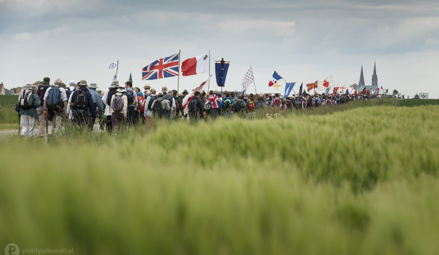 Pielgrzymka do Chartres. Rekordowa liczba młodych na szlaku!