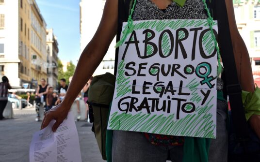 Zabijanie nienarodzonych zgodne z konstytucją? TK w Hiszpanii wydał orzeczenie ws. aborcji