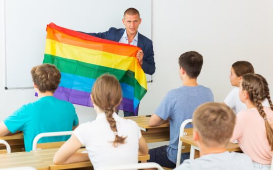 Nie puszczasz 4-latka na paradę LGBT? Przedszkole nazwie Cię transfobem, a sąd przyzna mu rację