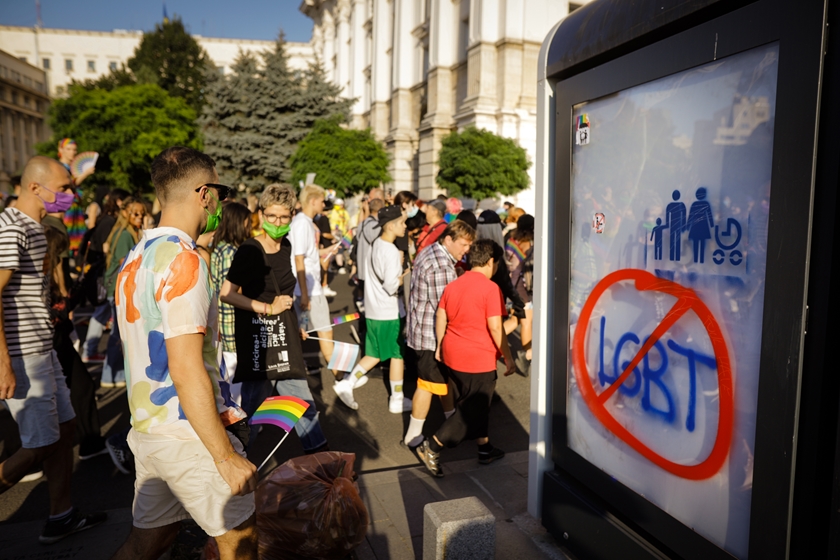 Europejski Trybunał Praw Człowieka zmusza do homozwiązków