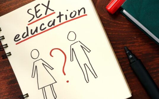 Seksualizujące treści znikną ze szkolnych bibliotek. Ponadpartyjne porozumienie w USA