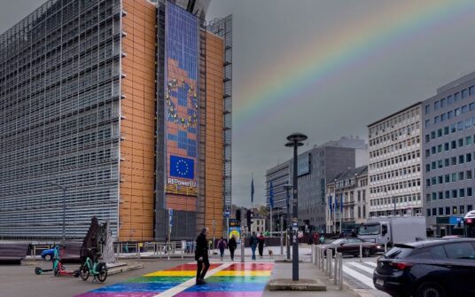 Przywileje LGBT w UE? Polskie Ministerstwo Sprawiedliwości stawia weto