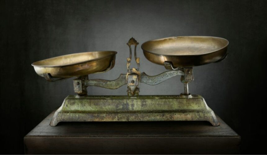 Symetryzm i centryzm. Dlaczego są niebezpieczne?