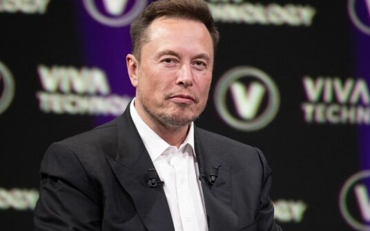 Elon Musk ponownie przeciw absurdom genderyzmu. Odniósł się do sprawy 9-latka pytanego o płeć
