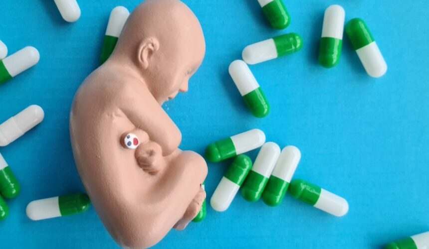 Sprzedaż pigułki aborcyjnej. Sąd w USA blokuje obrót pocztowy