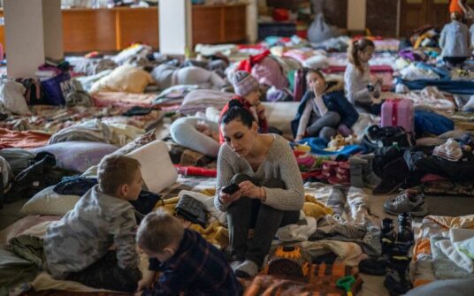Prawie połowa najmłodszych ukraińskich uchodźców nie chodzi do szkoły. ONZ alarmuje