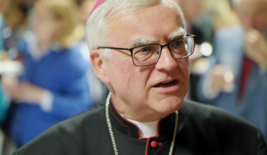 Abp. Heiner Koch wyraża zgodę na błogosławienie homozwiązków