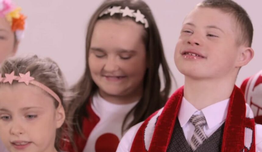 "Póki MY żyjemy". Zobacz hymn Polski w wyjątkowym wykonaniu