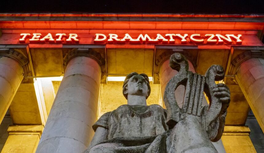 Monika Strzępka. Upadek Teatru Dramatycznego