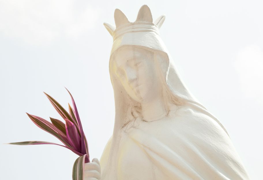 Restauracja „Madonna” profanuje wizerunki Matki Bożej