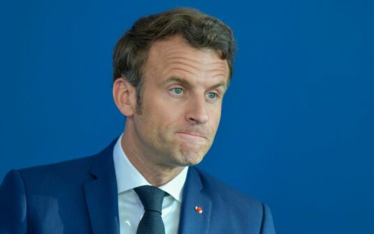 Francja: Prezydent zapowiada dwie ustawy nt. końca życia