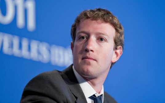 Mark Zuckerberg przeprasza rodziców za krzywdę ich dzieci