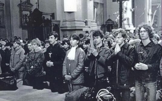 40 lat temu młodzi stanęli w obronie krzyża. Weź udział w rocznicowych obchodach