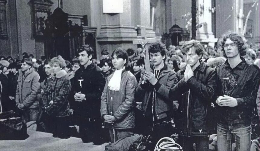 40. rocznica strajku uczniów w obronie krzyży w Miętnem