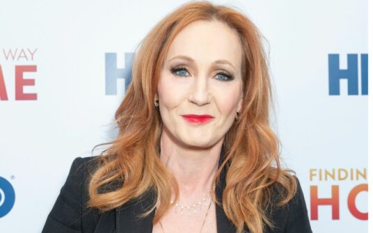 J. K. Rowling wzywa szkockie władze do aresztowania jej z uwagi na nowe prawo “o mowie nienawiści”