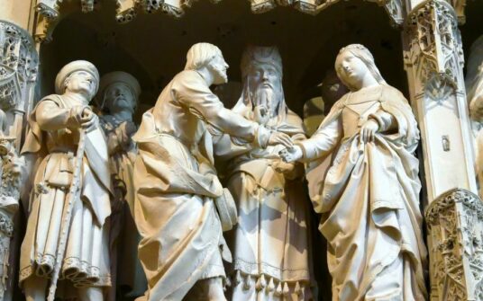 Rekord na pielgrzymce do Chartres! 18 tys. wiernych dotarło wczoraj do katedry