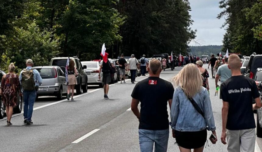 omnik „Rzeź Wołyńska” Odsłonięty w Domostowej