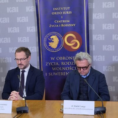 Konferencja prasowa nt. obywatelskiej inicjatywy ustawodawczej „Stop narkotykowi pornografii”w Katolickiej Agencji Informacyjnej