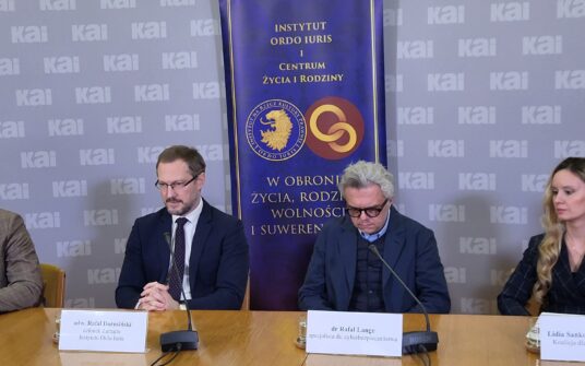 Konferencja prasowa nt. obywatelskiej inicjatywy ustawodawczej „Stop narkotykowi pornografii”w Katolickiej Agencji Informacyjnej