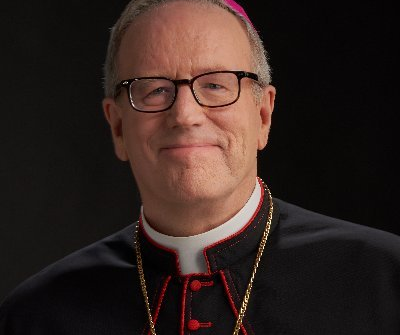 Arcybiskup Robert Barron z zadowoleniem przyjął dekret Trumpa chroniący dzieci