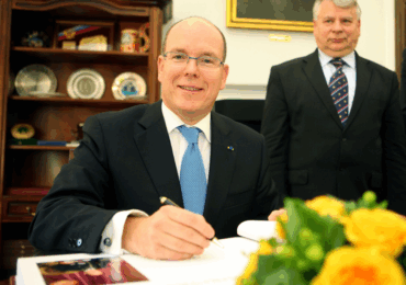 Książę Albert II powstrzymuje proaborcyjną ustawę w Monako
